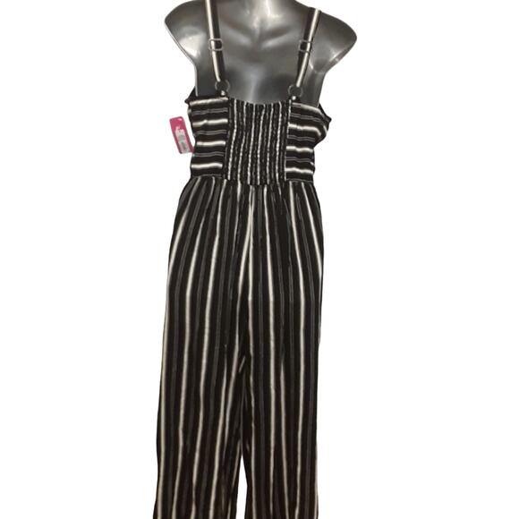 NWT Sz L Jumpsuit Black & White Stripe  Romper Xhilaration - Picture 5 of 6